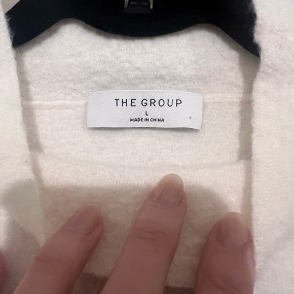 Aritzia 100% wool ivory cream long sleeve sweater size large - Picture 3 of 4